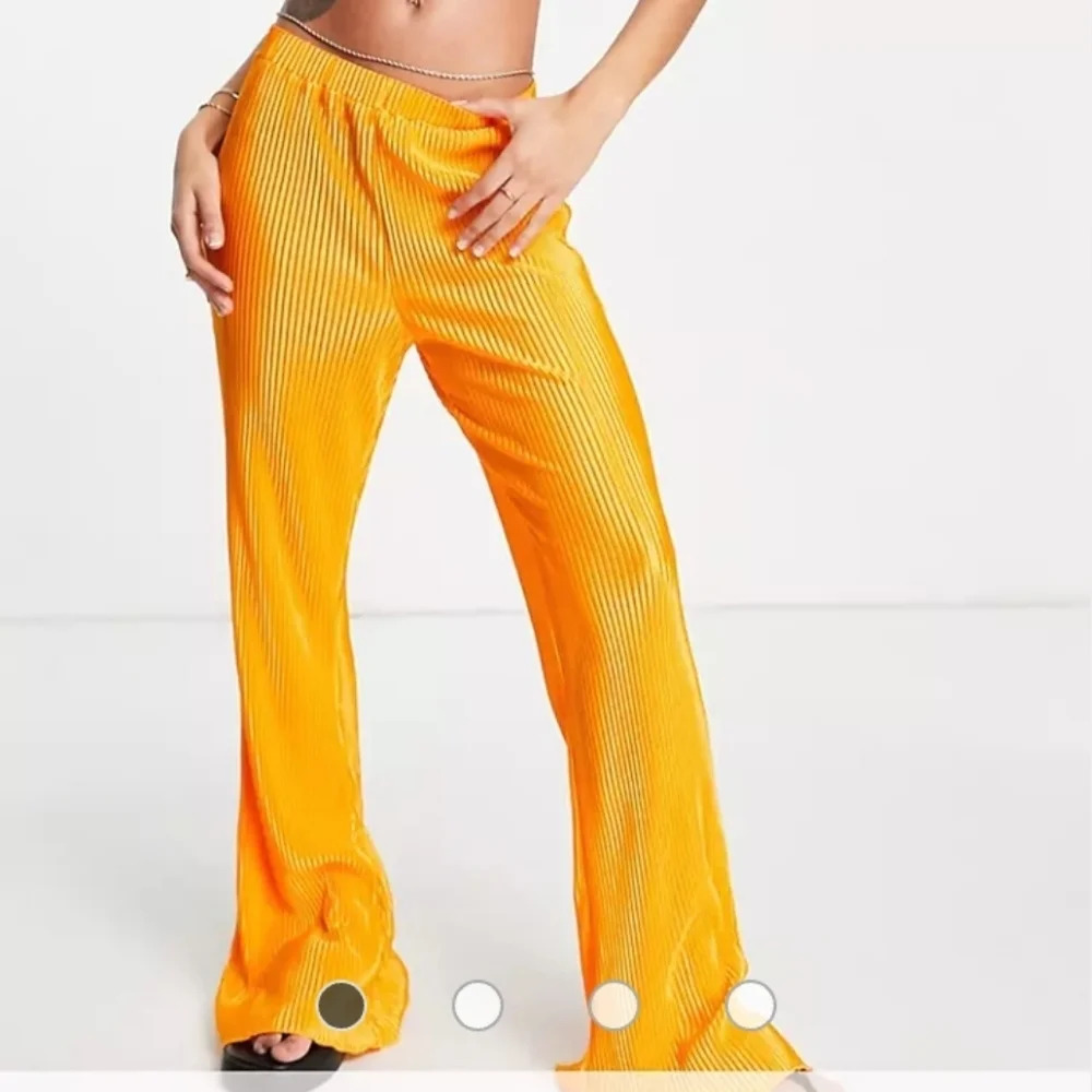 NWT Vila Exclusive plisse flared pants in bright orange